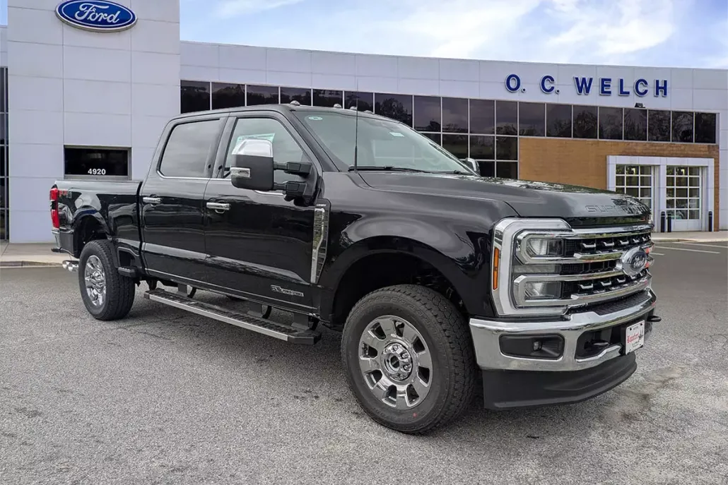 2025 Ford F-250 Lariat photo 1