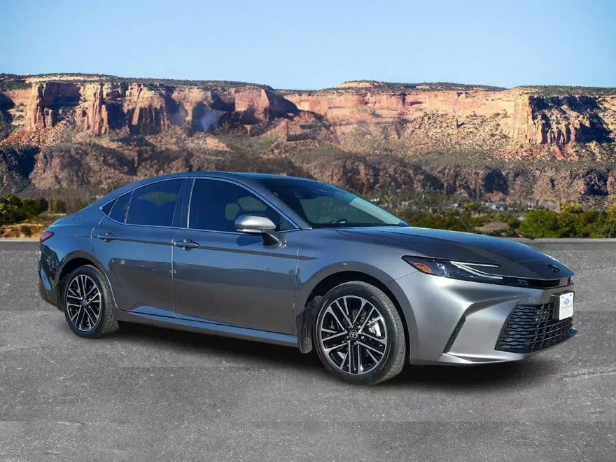 2025 Toyota Camry XLE photo 1