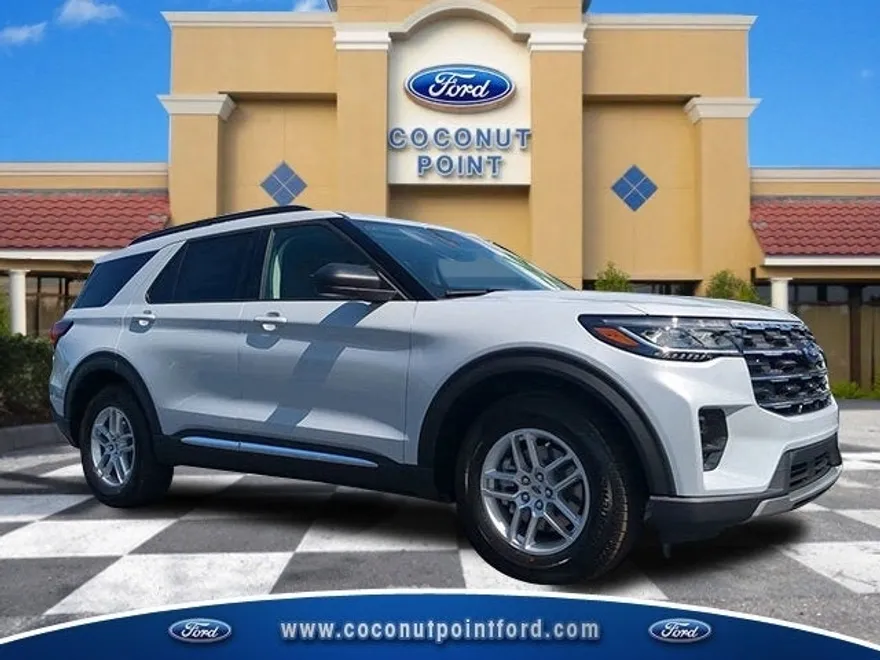 2025 Ford Explorer photo 1