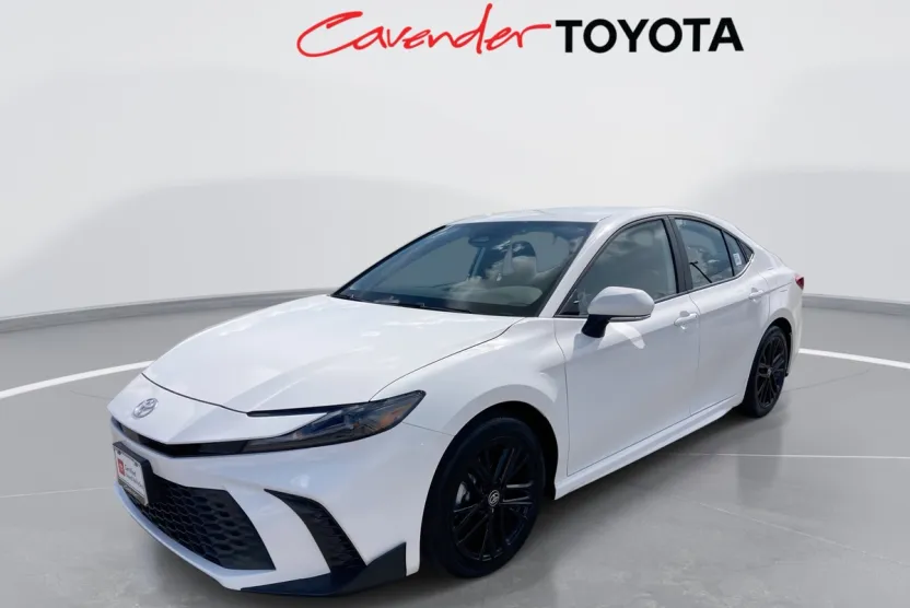 2025 Toyota Camry SE photo 1