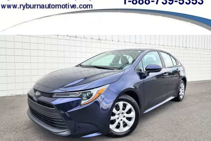 2024 Toyota Corolla LE photo 1