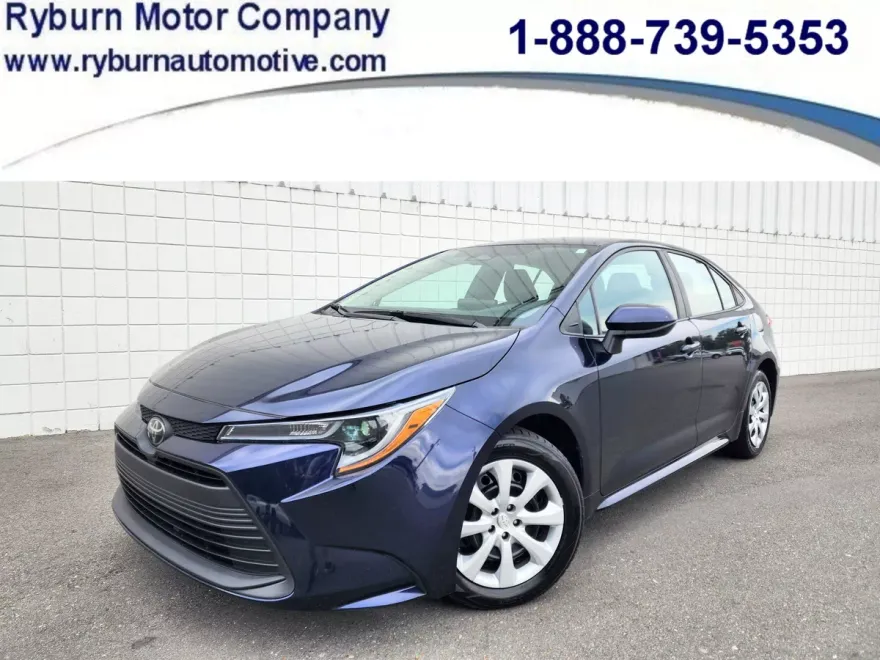 2024 Toyota Corolla LE photo 1