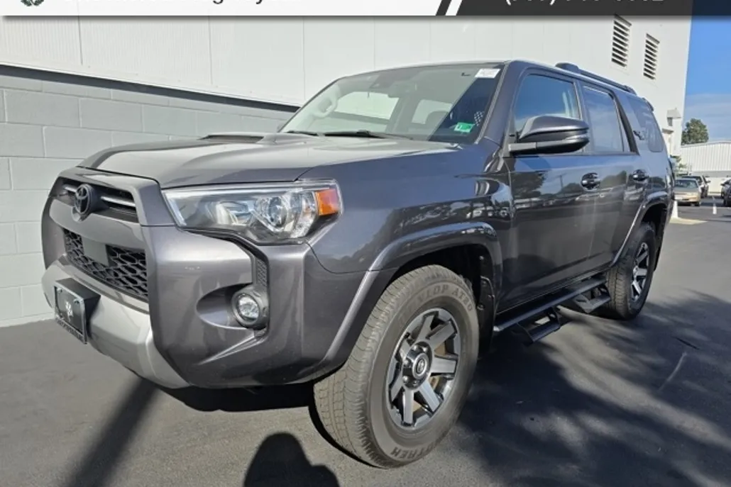 2023 Toyota 4Runner TRD Off-Road Premium photo 1