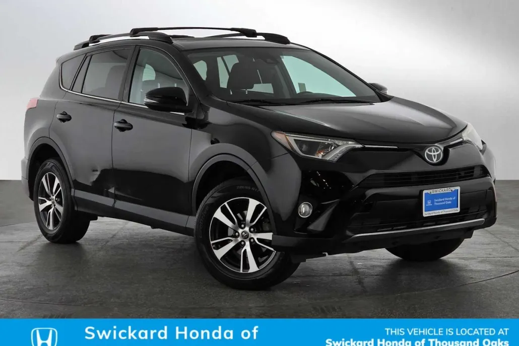 2018 Toyota RAV4 XLE photo 1