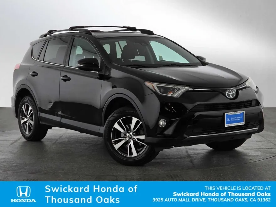 2018 Toyota RAV4 XLE photo 1