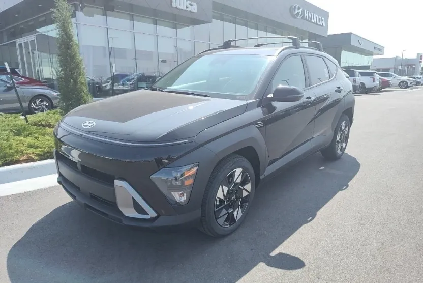 2025 Hyundai Kona SEL photo 1