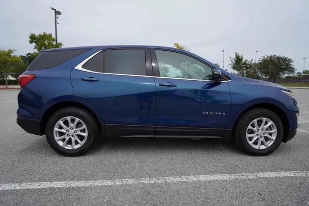 2019 Chevrolet Equinox LT photo 1