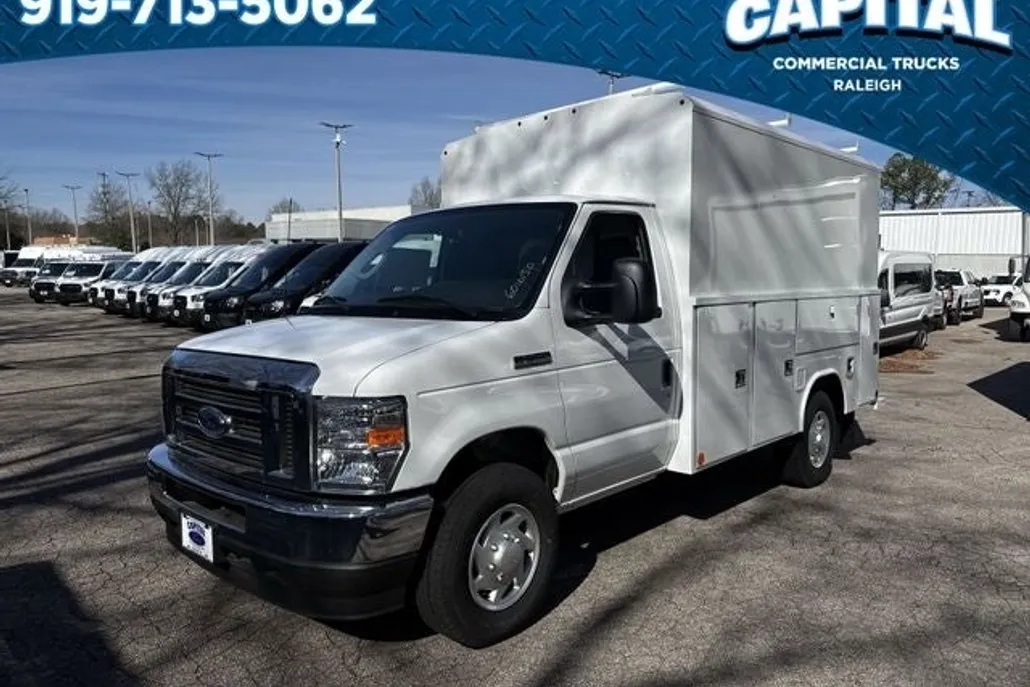 2025 Ford E-350 Base photo 1