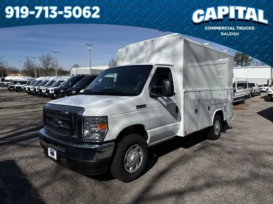 2025 Ford E-350 Base photo 1