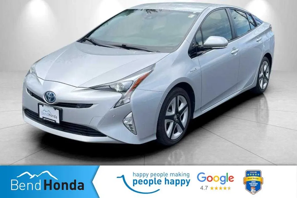 2018 Toyota Prius Three Touring photo 1