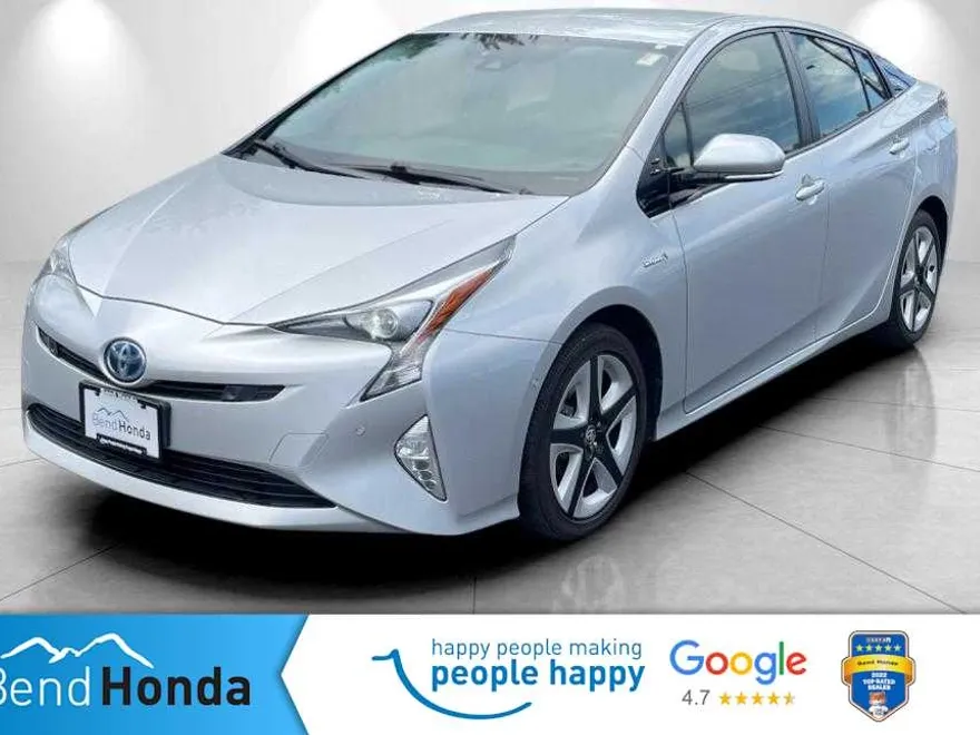 2018 Toyota Prius Three Touring photo 1