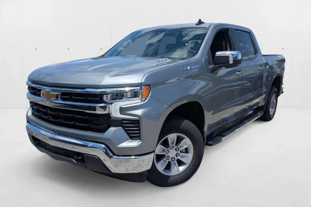 2025 Chevrolet Silverado 1500 LT photo 1