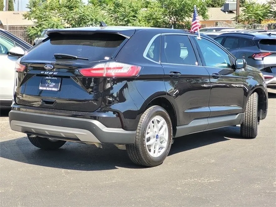 2021 Ford Edge SEL photo 1
