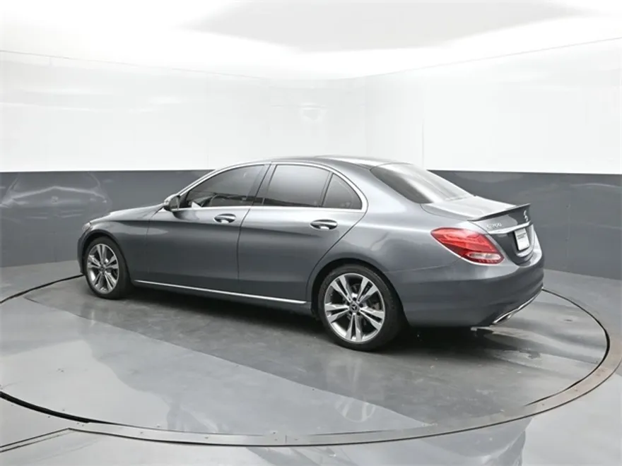 2017 Mercedes Benz C 300 photo 1