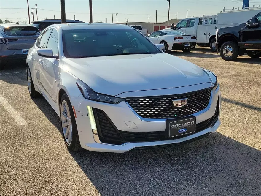 2024 Cadillac CT5 Luxury photo 1