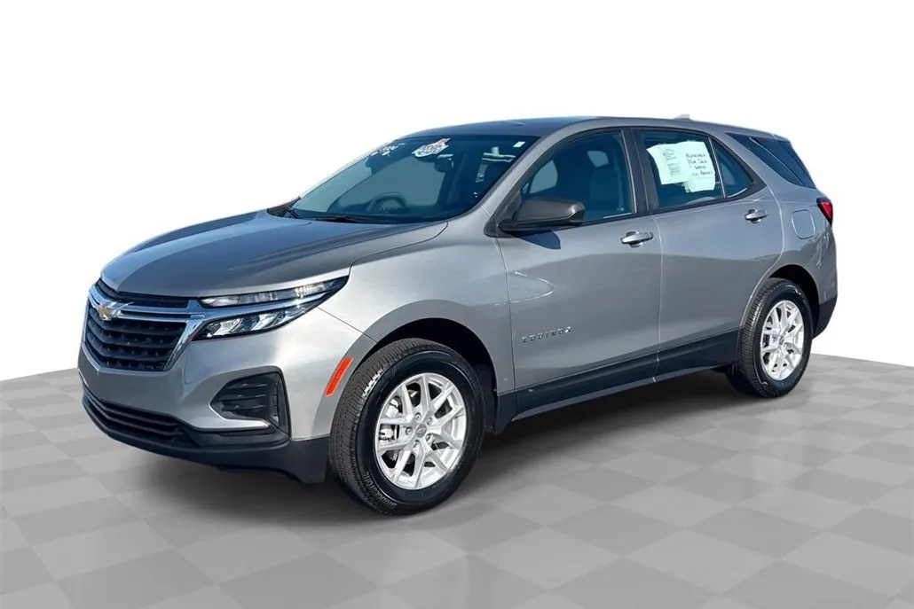 2024 Chevrolet Equinox LS photo 1