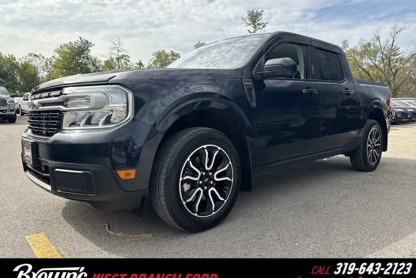 2023 Ford Maverick Lariat photo 1