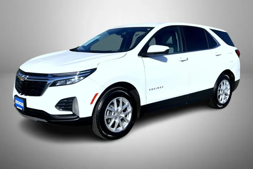 2023 Chevrolet Equinox LT photo 1