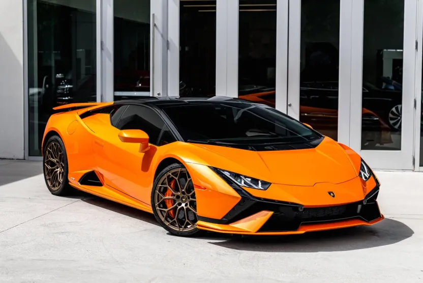 2023 Lamborghini Huracan Tecnica photo 1