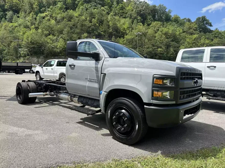 2024 Chevrolet Silverado 5500HD Work Truck photo 1