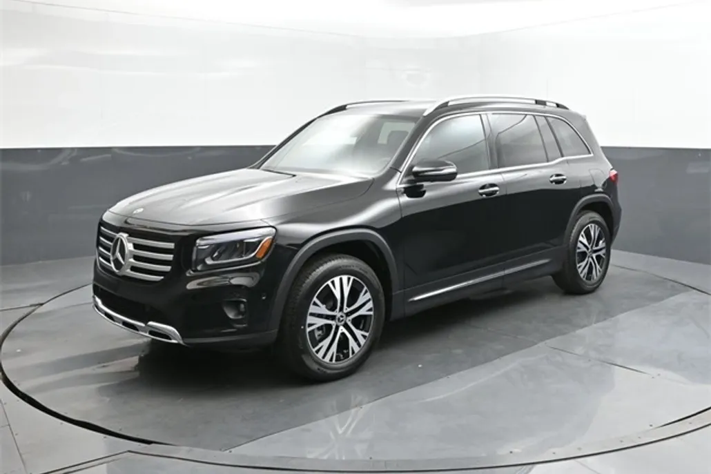 2025 Mercedes Benz GLB 250 photo 1