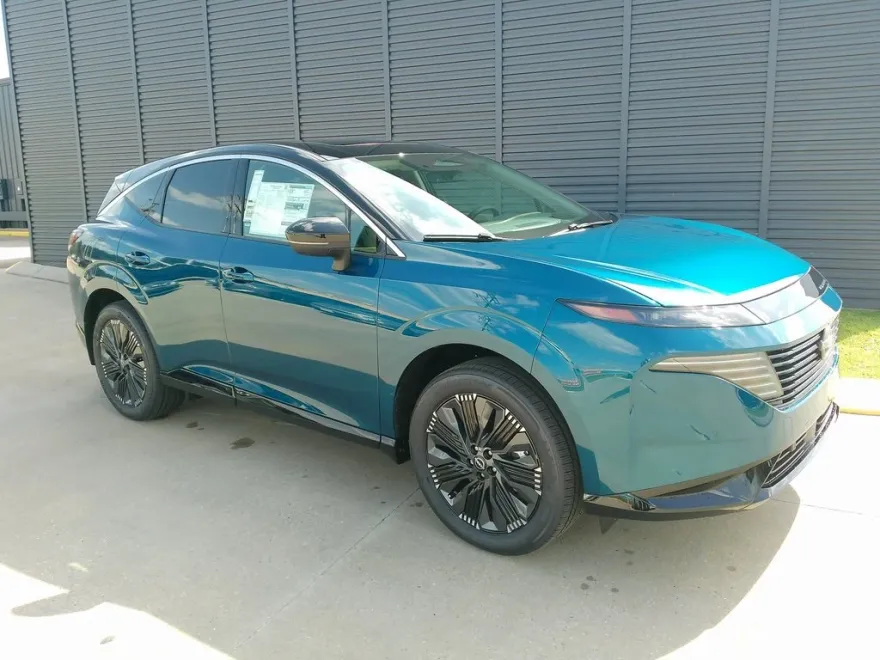 2025 Nissan Murano Platinum photo 1