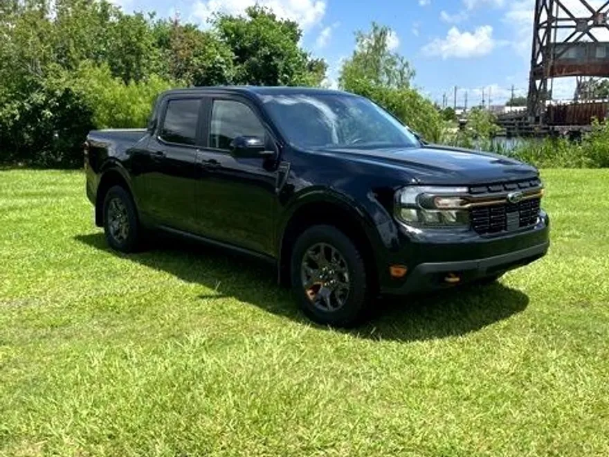 2024 Ford Maverick Lariat Tremor photo 1