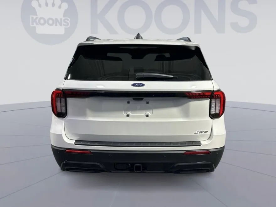 2025 Ford Explorer ST-Line photo 1