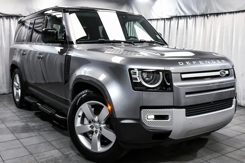 2024 Land Rover Defender 130 S photo 1