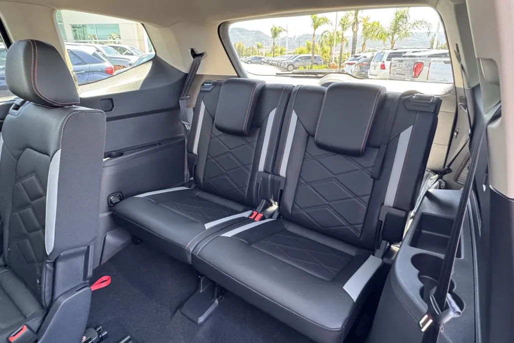 2025 Volkswagen Atlas Peak Edition SE photo 1