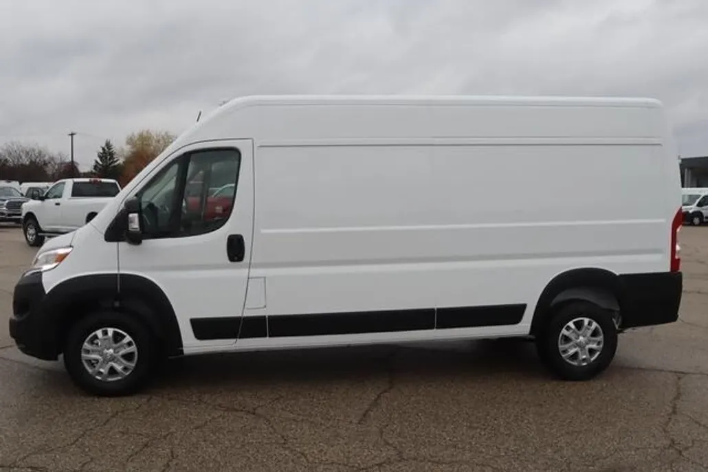 2024 Ram 2500 SLT photo 1