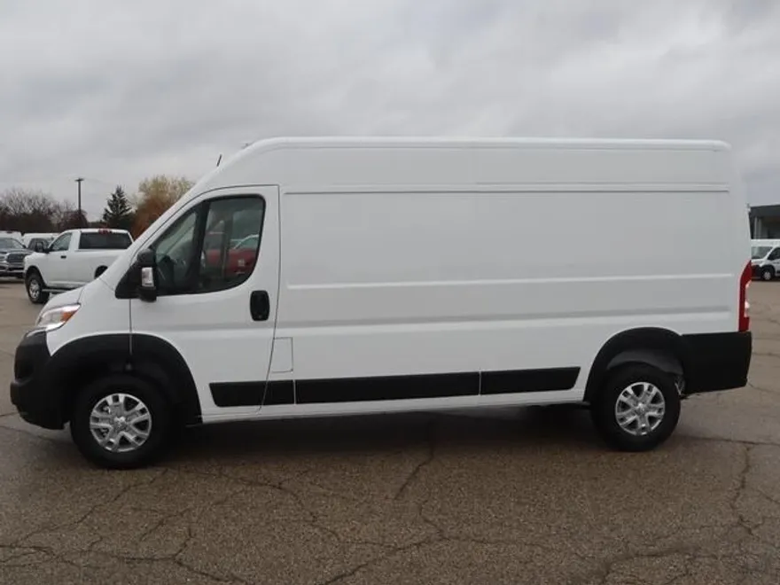 2024 Ram 2500 SLT photo 1
