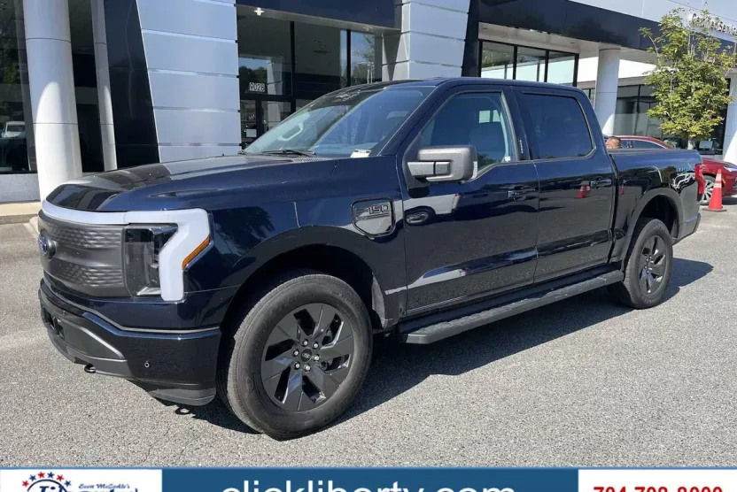 2023 Ford F-150 Lightning XLT photo 1