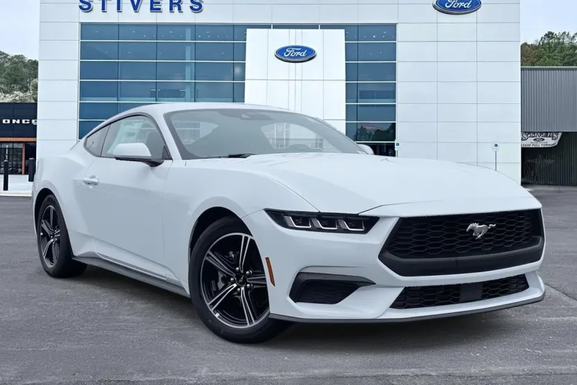 2025 Ford Mustang EcoBoost photo 1