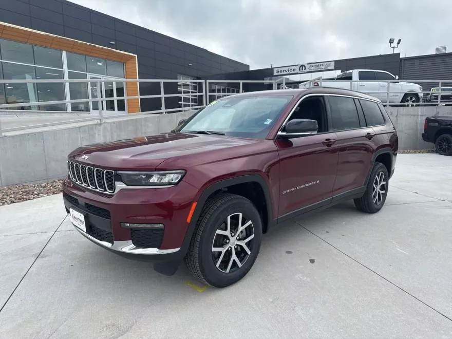 2025 Jeep Grand Cherokee Limited photo 1