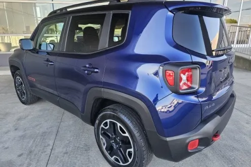 2016 Jeep Renegade Trailhawk photo 3