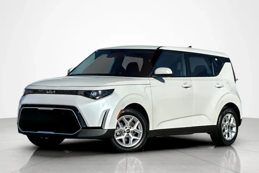 2023 Kia Soul LX photo 1