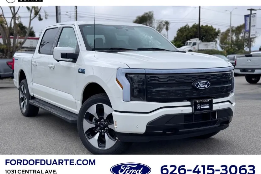 2025 Ford F-150 Lightning Platinum photo 1