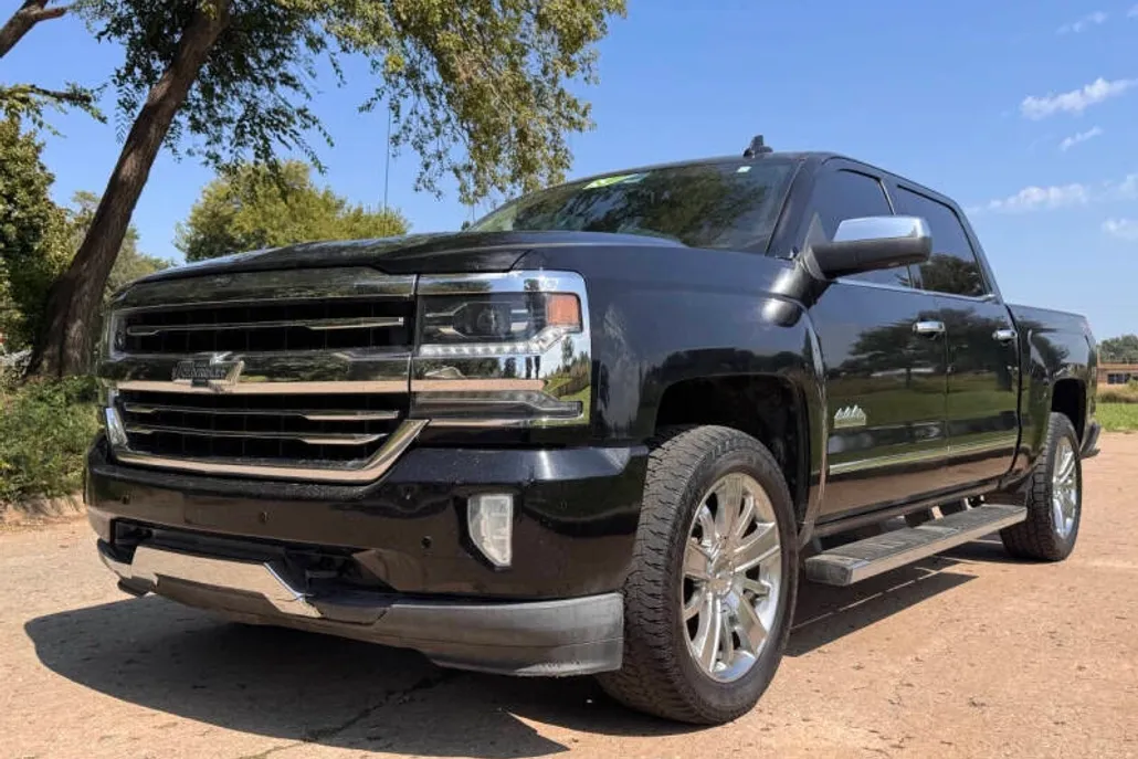 2018 Chevrolet Silverado 1500 High Country photo 1