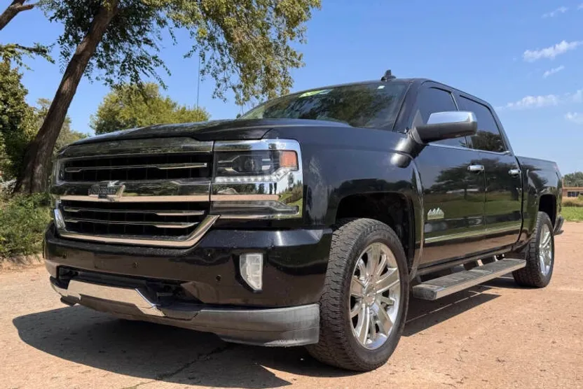 2018 Chevrolet Silverado 1500 High Country photo 1