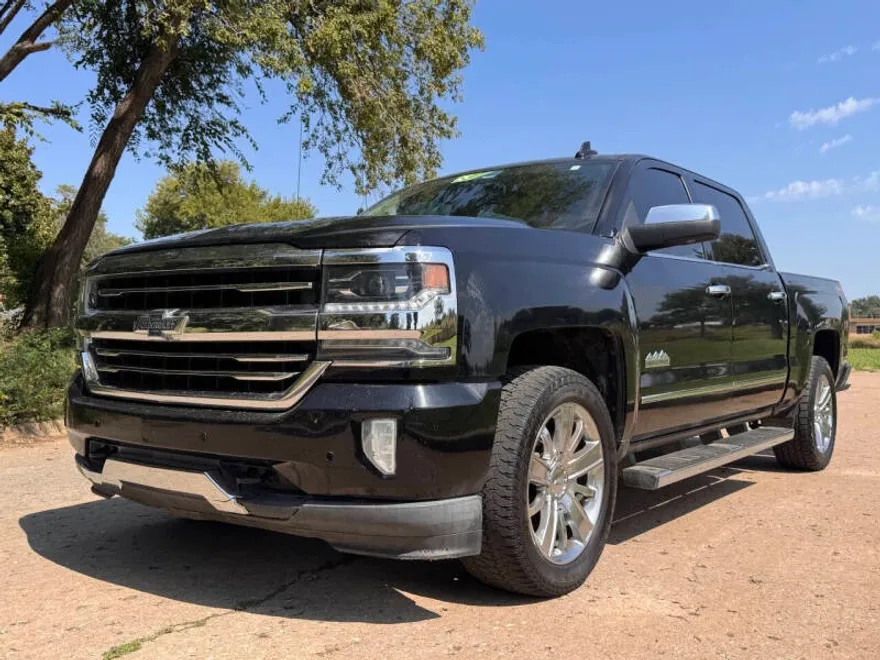 2018 Chevrolet Silverado 1500 High Country photo 1