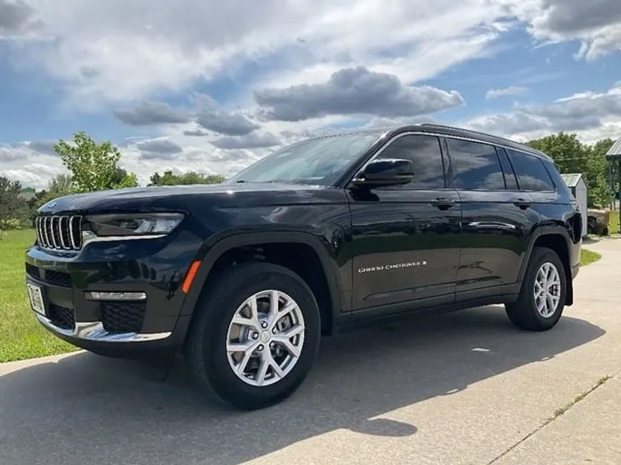 2022 Jeep Cherokee Limited photo 1