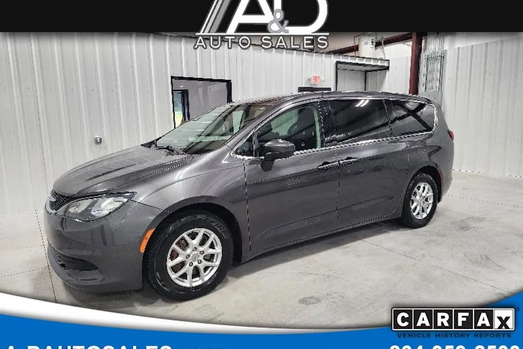 2018 Chrysler Pacifica LX photo 1