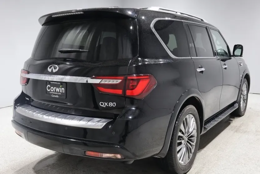 2019 Infiniti QX80 Luxe photo 1