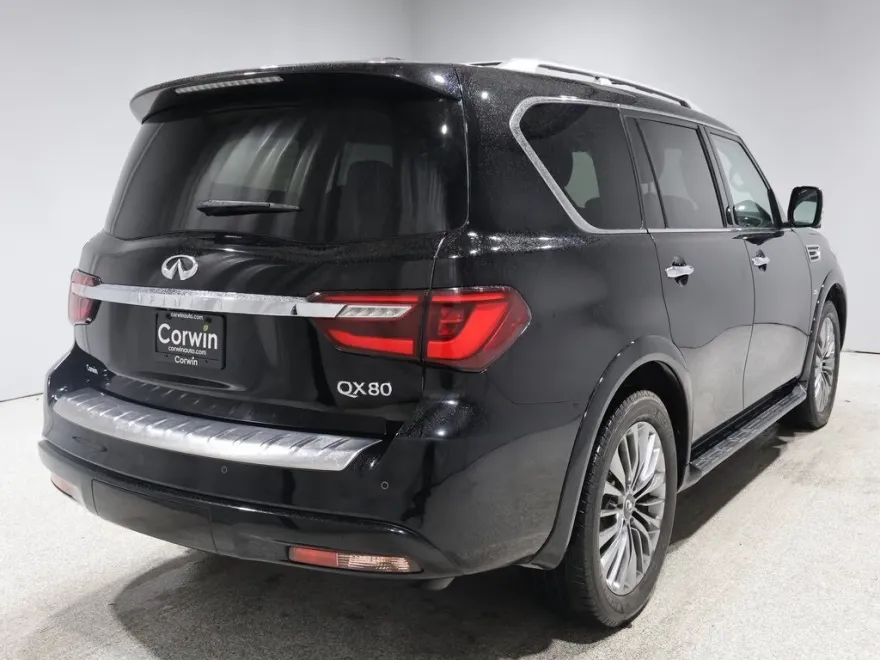 2019 Infiniti QX80 Luxe photo 1