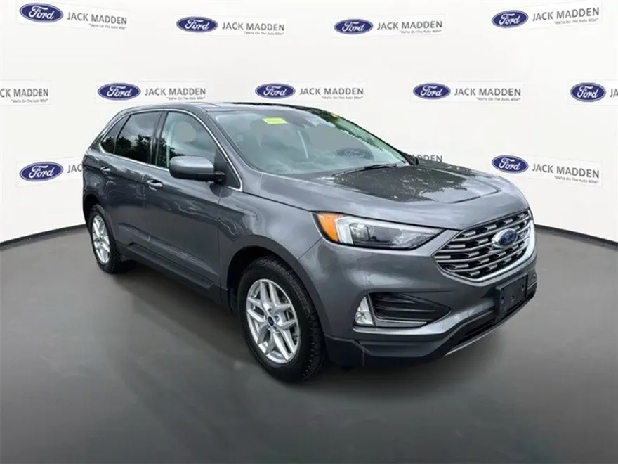 2022 Ford Edge SEL photo 1
