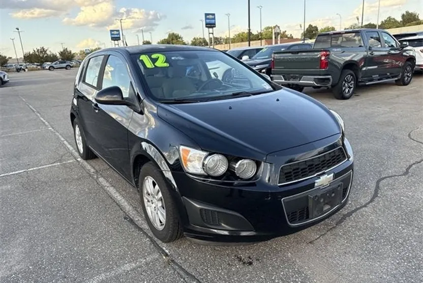2012 Chevrolet Sonic LS photo 1