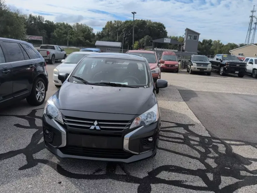 2024 Mitsubishi Mirage G4 ES photo 1