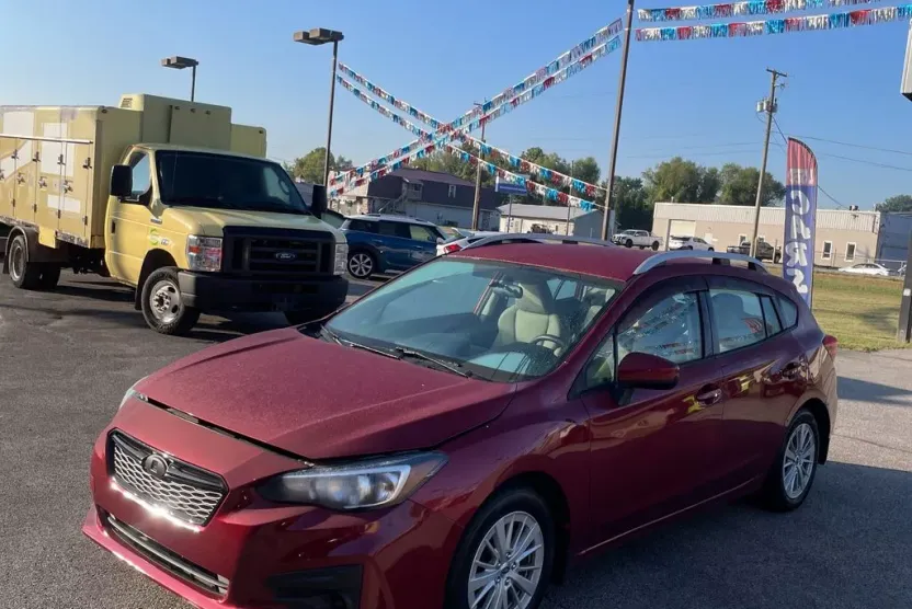 2018 Subaru Impreza 2.0i Premium photo 1