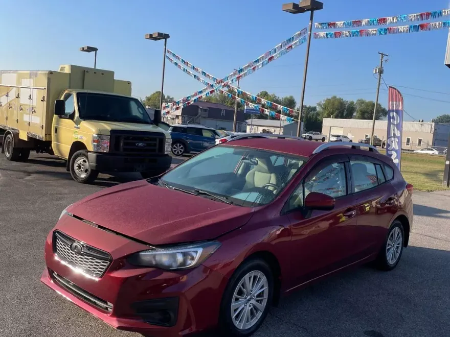2018 Subaru Impreza 2.0i Premium photo 1